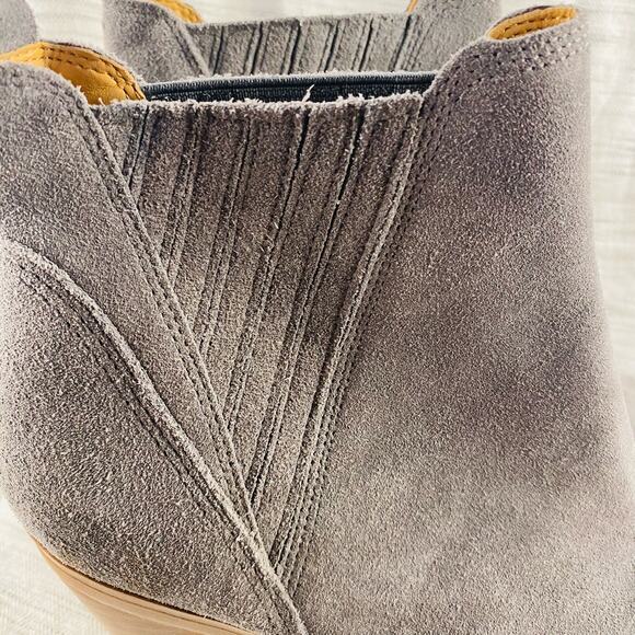 Marc Fisher Gadri Gray Suede Pointed Toe Block Heel Ankle Boots 9.5 - Picture 3 of 9